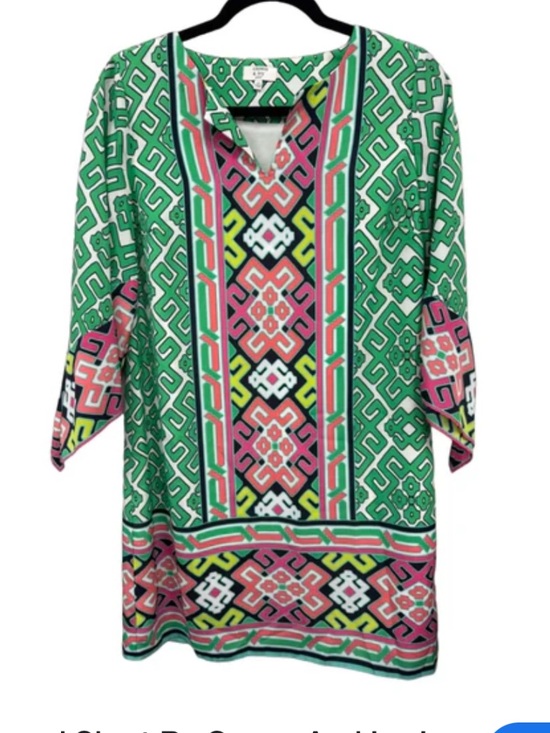 crown & ivy Dresses & Skirts - Crown & Ivy Green Geometric Shift Bell Sleeve 14